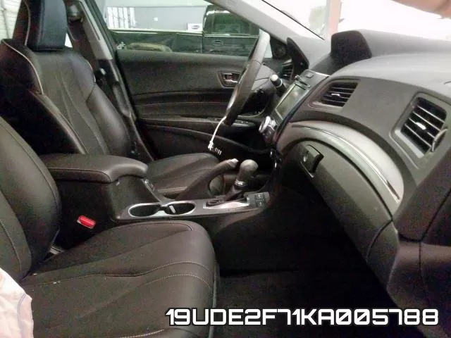 19UDE2F71KA005788 фото 4