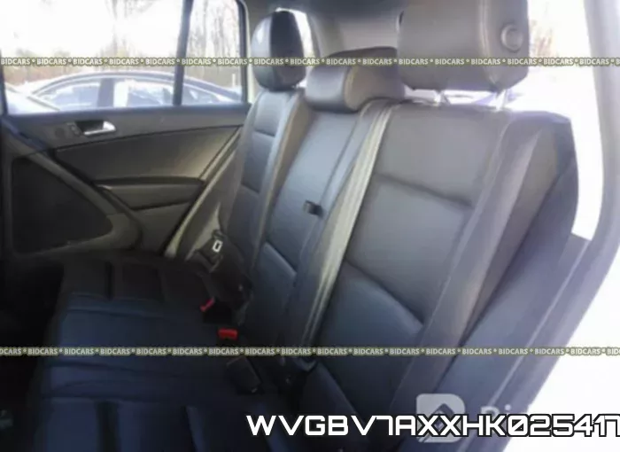 WVGBV7AXXHK025417 фото 9
