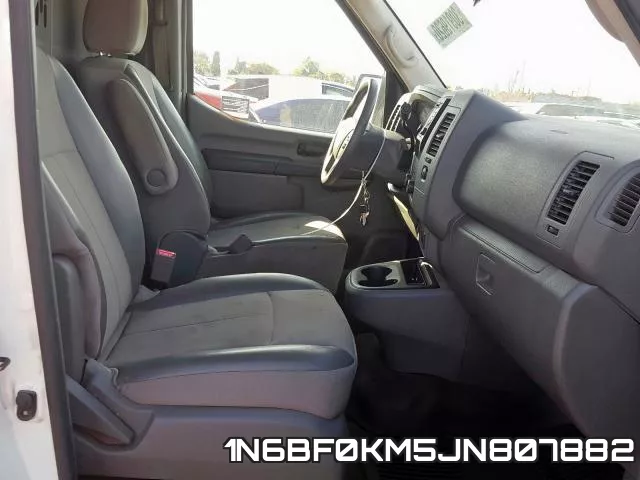 1N6BF0KM5JN807882 фото 5