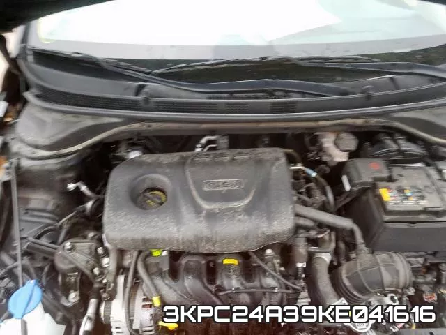 3KPC24A39KE041616 фото 8