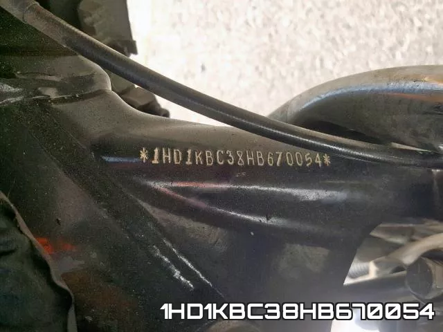 1HD1KBC38HB670054 фото 2