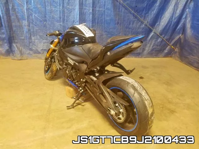 JS1GT7CB9J2100433 фото 3