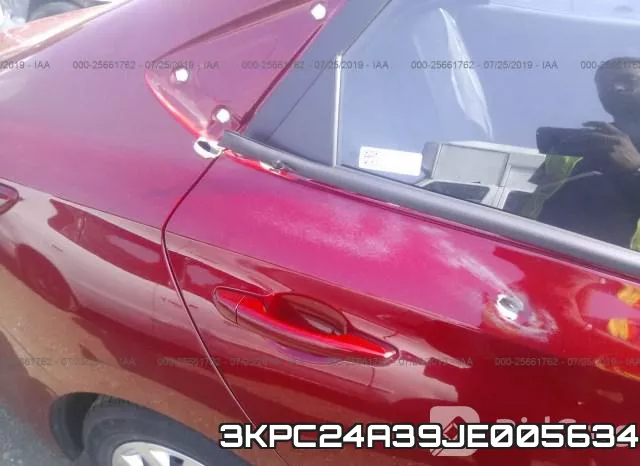 3KPC24A39JE005634 фото 4