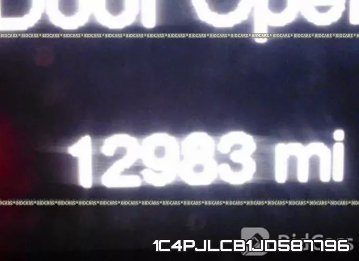 1C4PJLCB1JD587796 фото 8