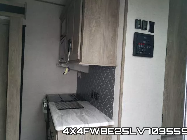 4X4FWBE25LV703559 фото 6
