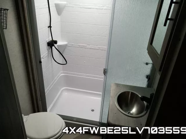 4X4FWBE25LV703559 фото 8