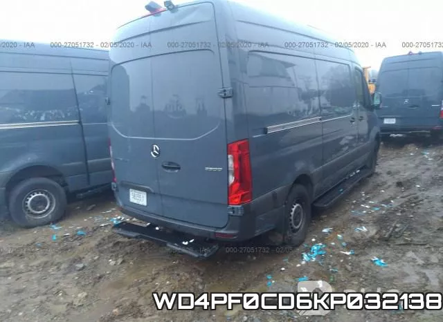 WD4PF0CD6KP032138 фото 4