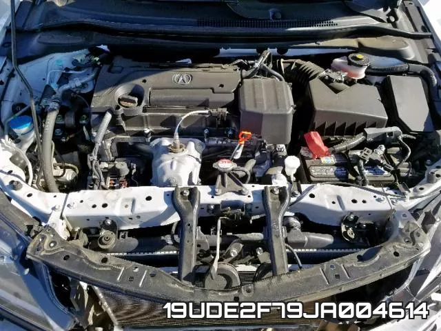 19UDE2F79JA004614 фото 4
