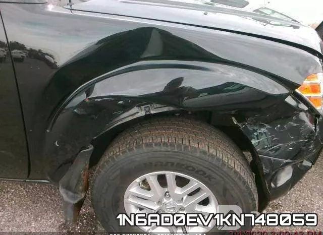 1N6AD0EV1KN748059 фото 3
