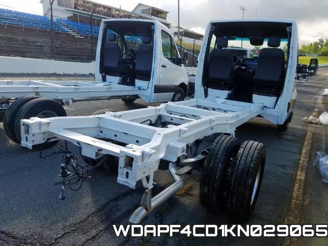 WDAPF4CD1KN029065 фото 4