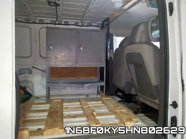 1N6BF0KY5HN802629 фото 6
