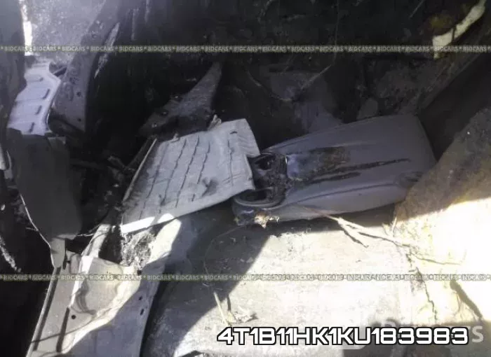 4T1B11HK1KU183983 фото 9