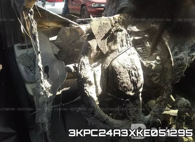 3KPC24A3XKE051295 фото 8