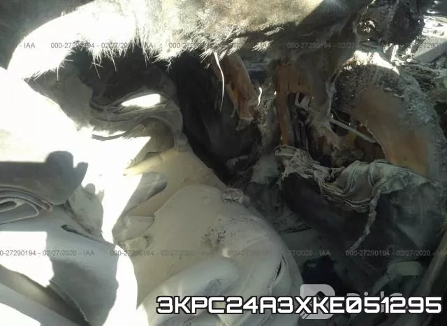 3KPC24A3XKE051295 фото 9