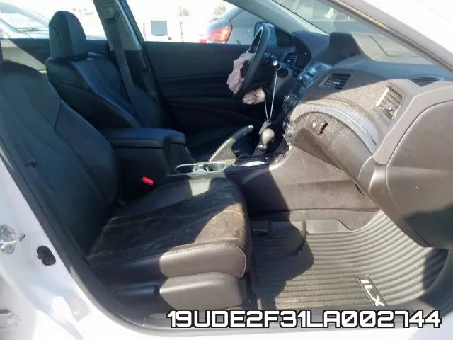 19UDE2F31LA002744 фото 6