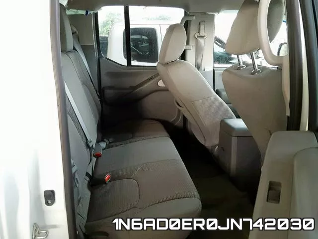 1N6AD0ER0JN742030 фото 7