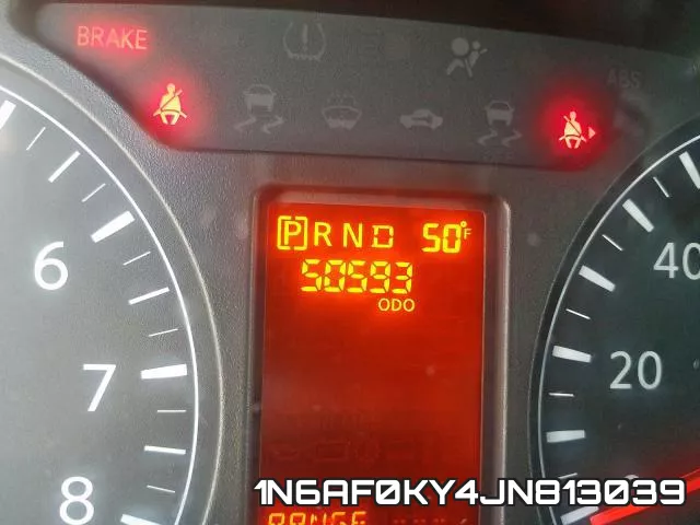 1N6AF0KY4JN813039 фото 9