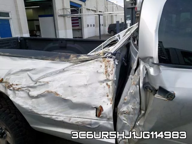 3C6UR5HJ1JG114983 фото 10