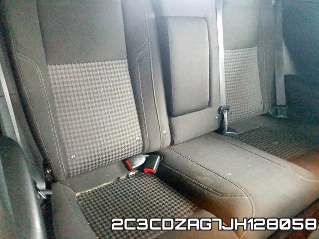 2C3CDZAG7JH128058 фото 7