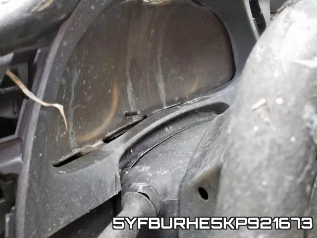 5YFBURHE5KP921673 фото 9