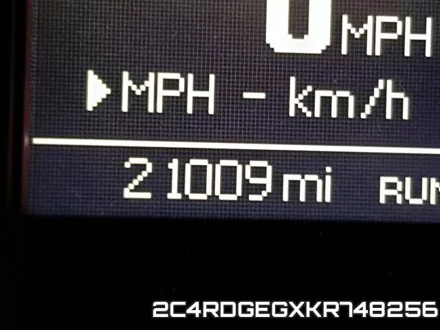 2C4RDGEGXKR748256 фото 9