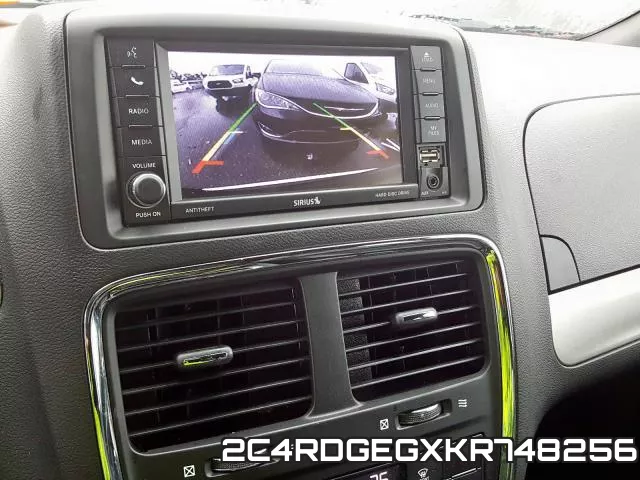 2C4RDGEGXKR748256 фото 10