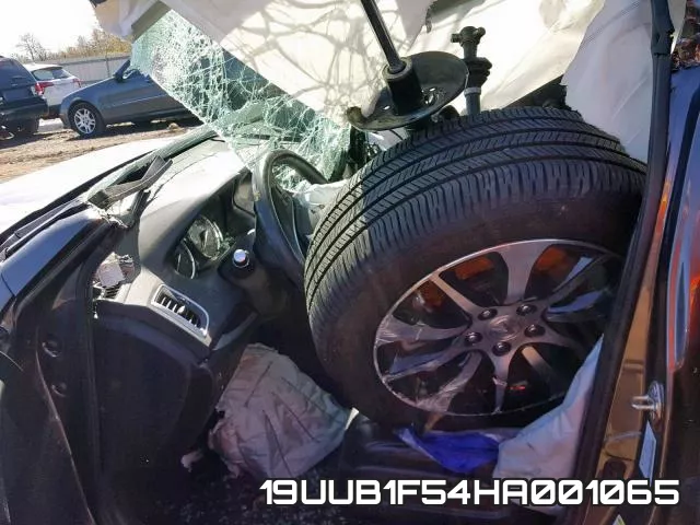 19UUB1F54HA001065 фото 6