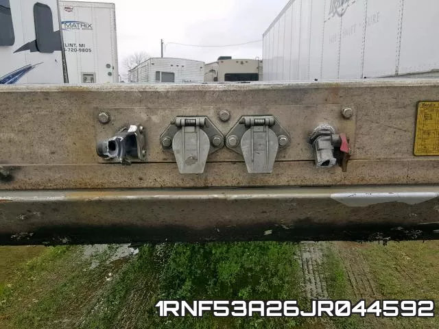 1RNF53A26JR044592 фото 8