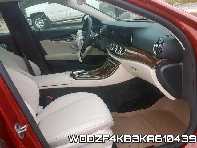 WDDZF4KB3KA610439 фото 6