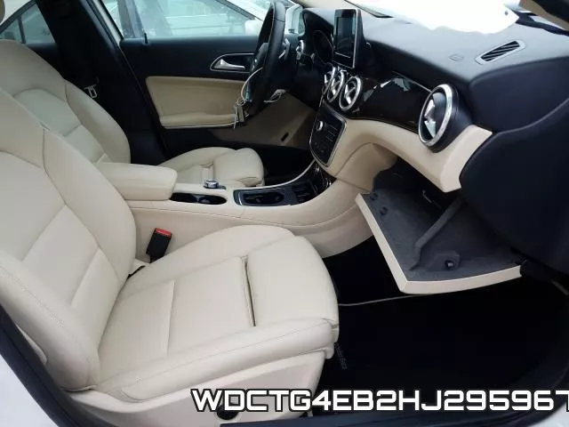 WDCTG4EB2HJ295967 фото 6
