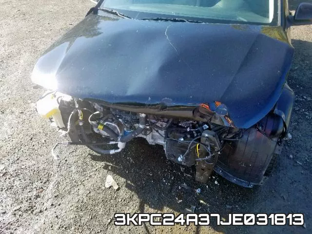 3KPC24A37JE031813 фото 10
