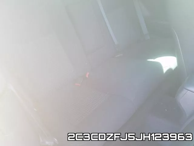 2C3CDZFJ5JH123963 фото 7