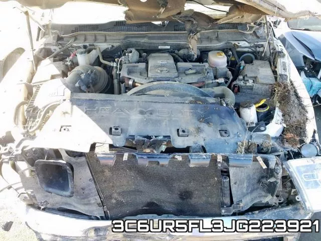 3C6UR5FL3JG223921 фото 8