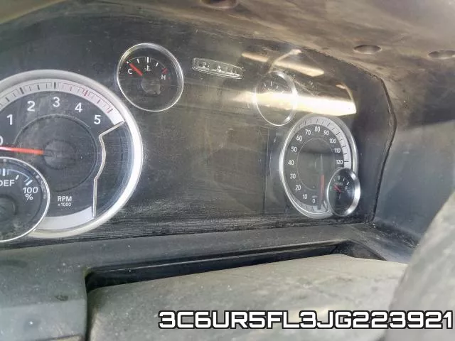 3C6UR5FL3JG223921 фото 9
