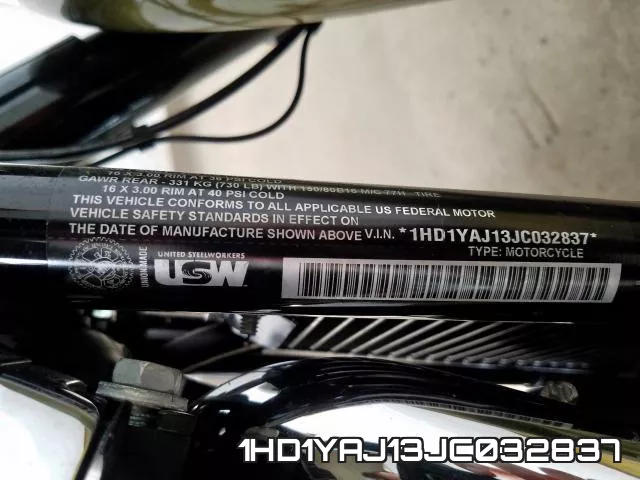 1HD1YAJ13JC032837 фото 2