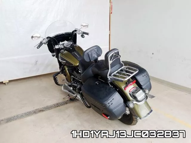 1HD1YAJ13JC032837 фото 4
