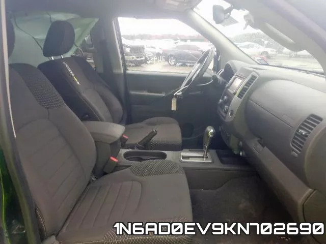1N6AD0EV9KN702690 фото 6