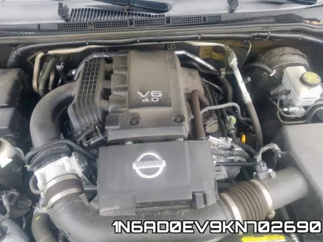 1N6AD0EV9KN702690 фото 8