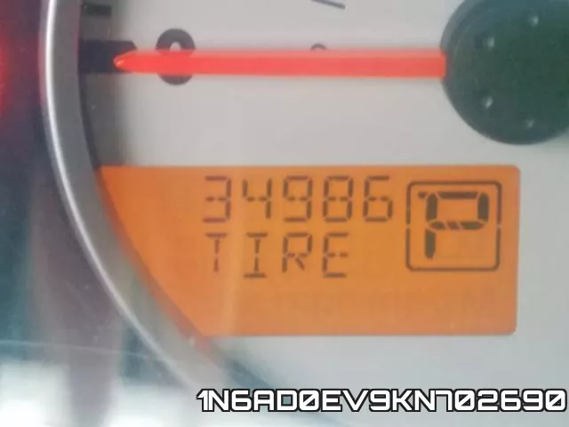 1N6AD0EV9KN702690 фото 9
