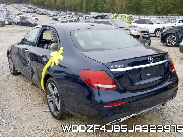 WDDZF4JB5JA323975 фото 4