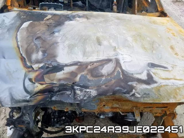 3KPC24A39JE022451 фото 8