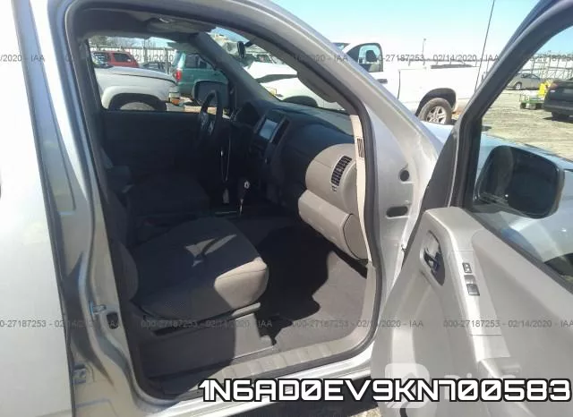1N6AD0EV9KN700583 фото 6