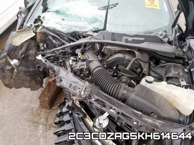 2C3CDZAG5KH614644 фото 8