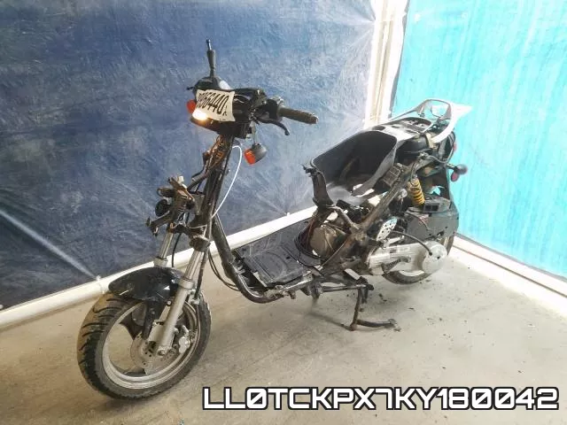 LL0TCKPX7KY180042 фото 3