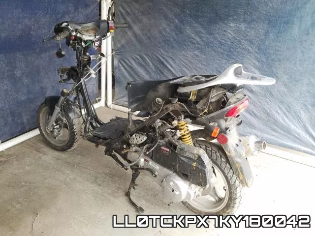 LL0TCKPX7KY180042 фото 4
