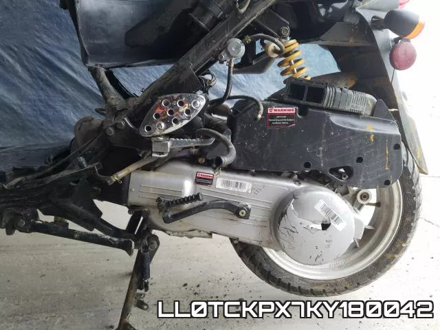 LL0TCKPX7KY180042 фото 10