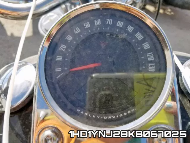 1HD1YNJ28KB067025 фото 9
