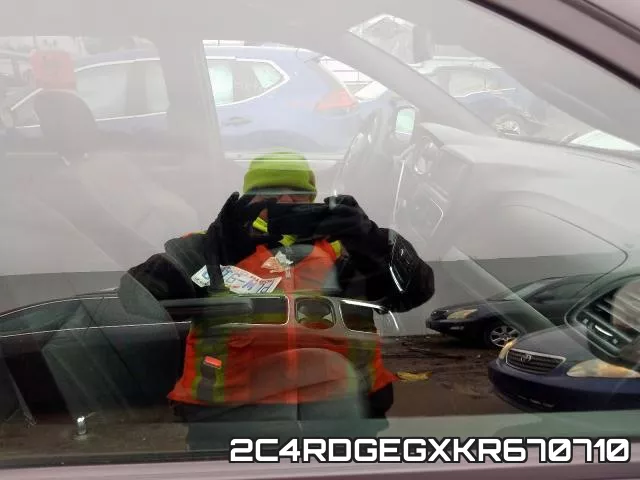 2C4RDGEGXKR670710 фото 6