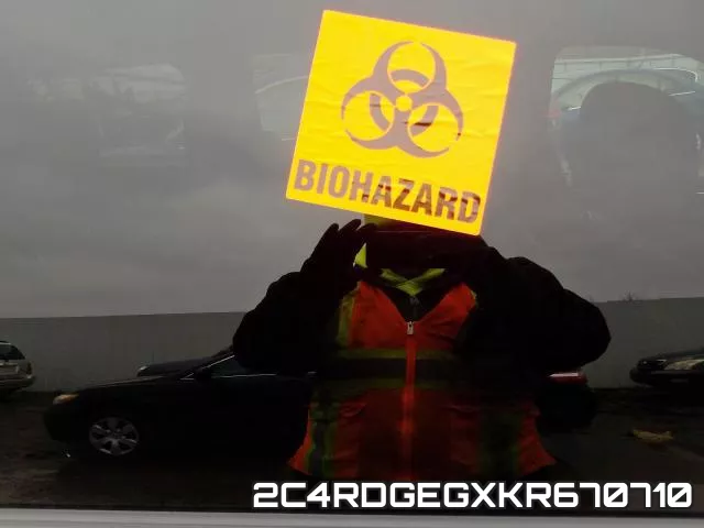2C4RDGEGXKR670710 фото 7