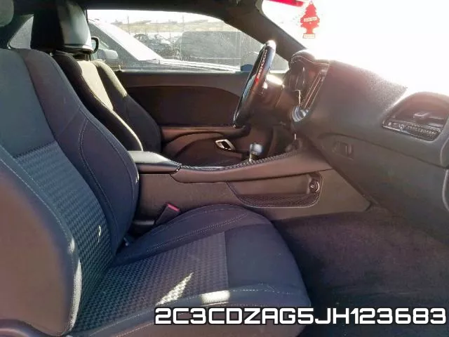 2C3CDZAG5JH123683 фото 6